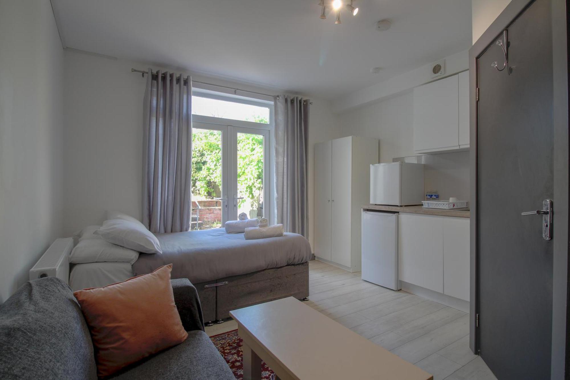 Double Modern Studio London Apartment Екстериор снимка